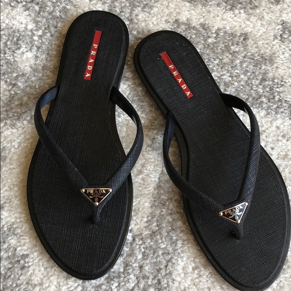 Prada Shoes - Nice sandals 👡